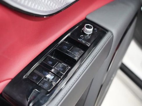 Used 2025 Maserati Grecale Modena image 17