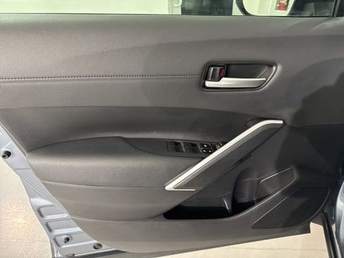 Used 2023 Toyota Corolla Cross XLE image 23