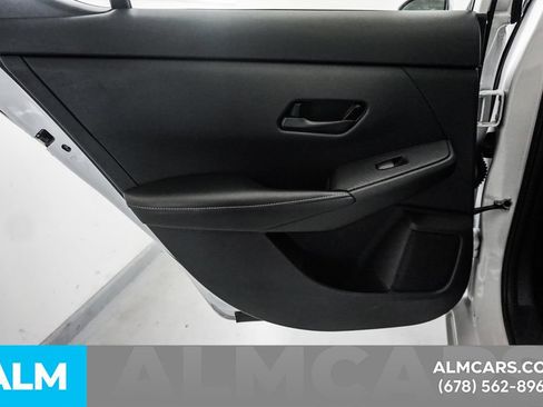 Used 2024 Nissan Sentra SV FWD image 47