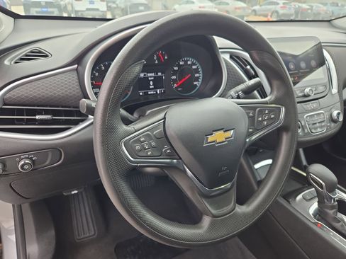 Used 2024 Chevrolet Malibu LT FWD image 16