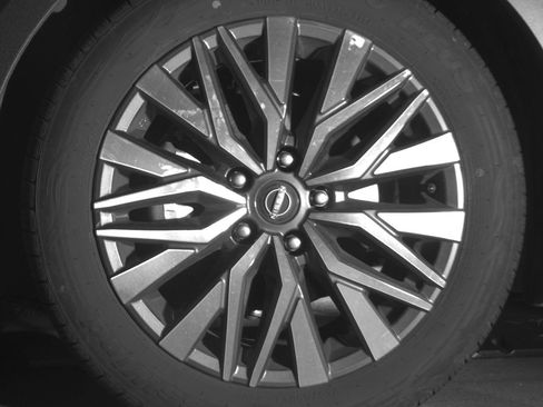 Used 2025 Nissan Altima 2.5 SV image 12