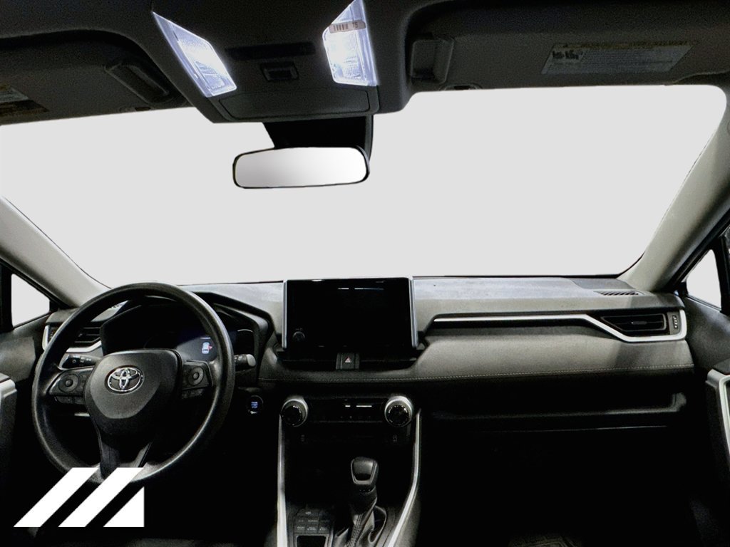 Used 2024 Toyota RAV4 XLE AWD/4WD image 30