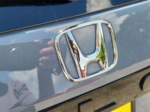 Used 2025 Honda Pilot Touring image 31