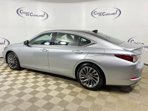 Used 2024 Lexus ES 350 Ultra Luxury w/ Accessory Package (Z1) image 4