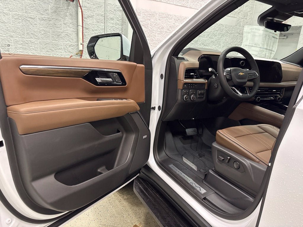 New 2027 Chevrolet Tahoe High Country w/ Sun And Tow Package AWD/4WD image 13