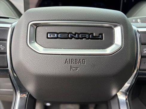 Certified 2025 GMC Yukon XL Denali AWD/4WD image 7