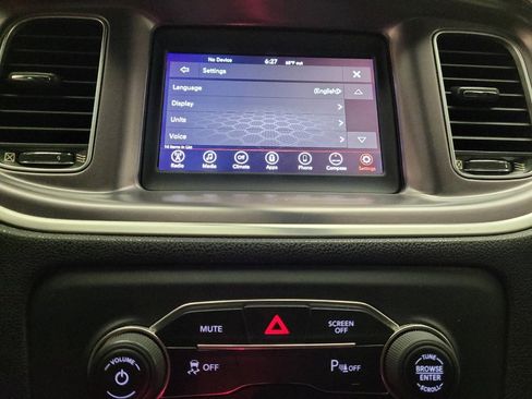 Used 2019 Dodge Charger SXT RWD image 25
