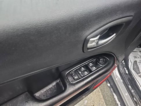 Used 2019 Jeep Compass Trailhawk image 11