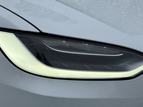 Used 2018 Tesla Model X 100D image 18