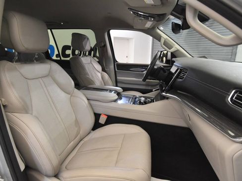 Used 2022 Jeep Wagoneer Series II image 16