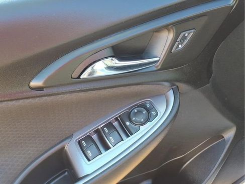 Used 2018 Chevrolet Malibu LS FWD image 17