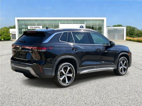 New 2026 Volkswagen Tiguan SE image 8