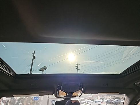 Used 2018 BMW 530i xDrive w/ Premium Package image 22