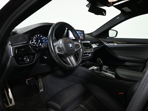 Used 2019 BMW 540i xDrive w/ M Sport Package AWD/4WD image 4