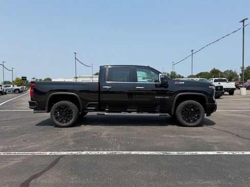 Used 2024 Chevrolet Silverado 2500 LTZ w/ LTZ Plus Package AWD/4WD image 2
