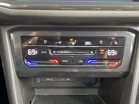 Used 2023 Volkswagen Tiguan SEL R-Line image 28