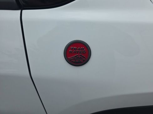 Used 2025 Jeep Compass Trailhawk AWD/4WD image 5