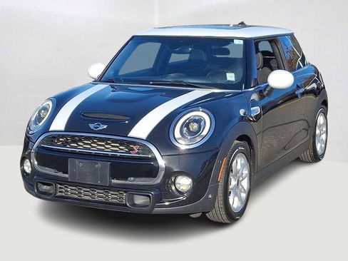 Used 2018 MINI Cooper S image 1