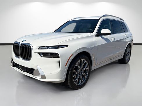 Used 2023 BMW X7 xDrive40i w/ Premium Package image 7