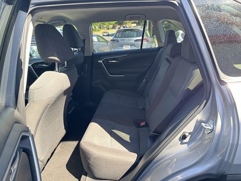 Used 2025 Toyota RAV4 XLE AWD/4WD image 9