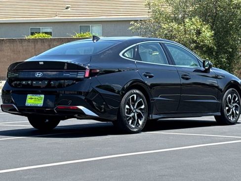 Used 2025 Hyundai Sonata SEL FWD image 11