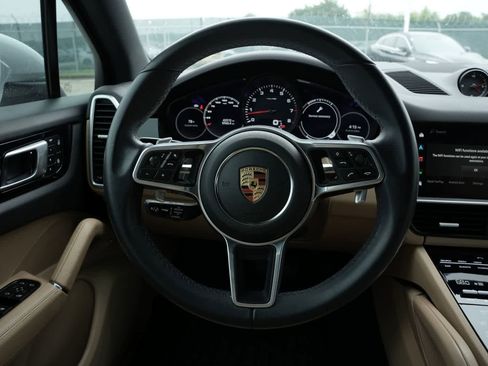 Used 2023 Porsche Cayenne Platinum Edition AWD/4WD image 8