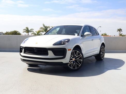 New 2026 Porsche Macan image 1