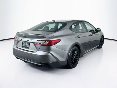 Used 2025 Toyota Camry SE FWD image 9
