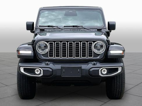 Used 2025 Jeep Wrangler Unlimited Sahara w/ Safety Group AWD/4WD image 4