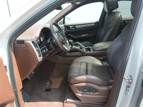 Used 2022 Porsche Cayenne S AWD/4WD image 22