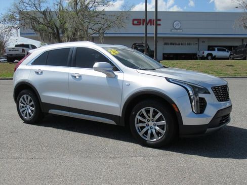 Used 2020 Cadillac XT4 Premium Luxury FWD image 2