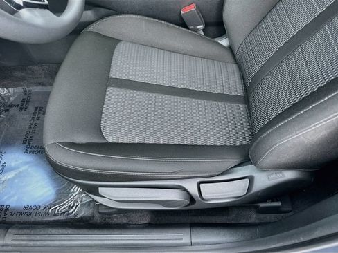 Certified 2025 Kia Sorento LX FWD image 18