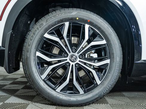 New 2026 Toyota Crown Signia image 19