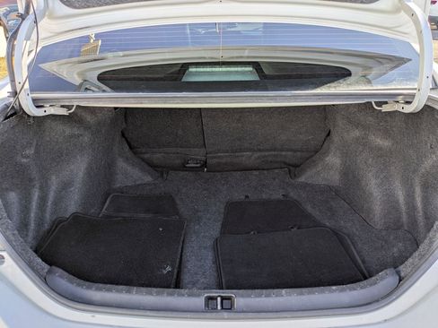 Used 2015 Toyota Corolla S image 31