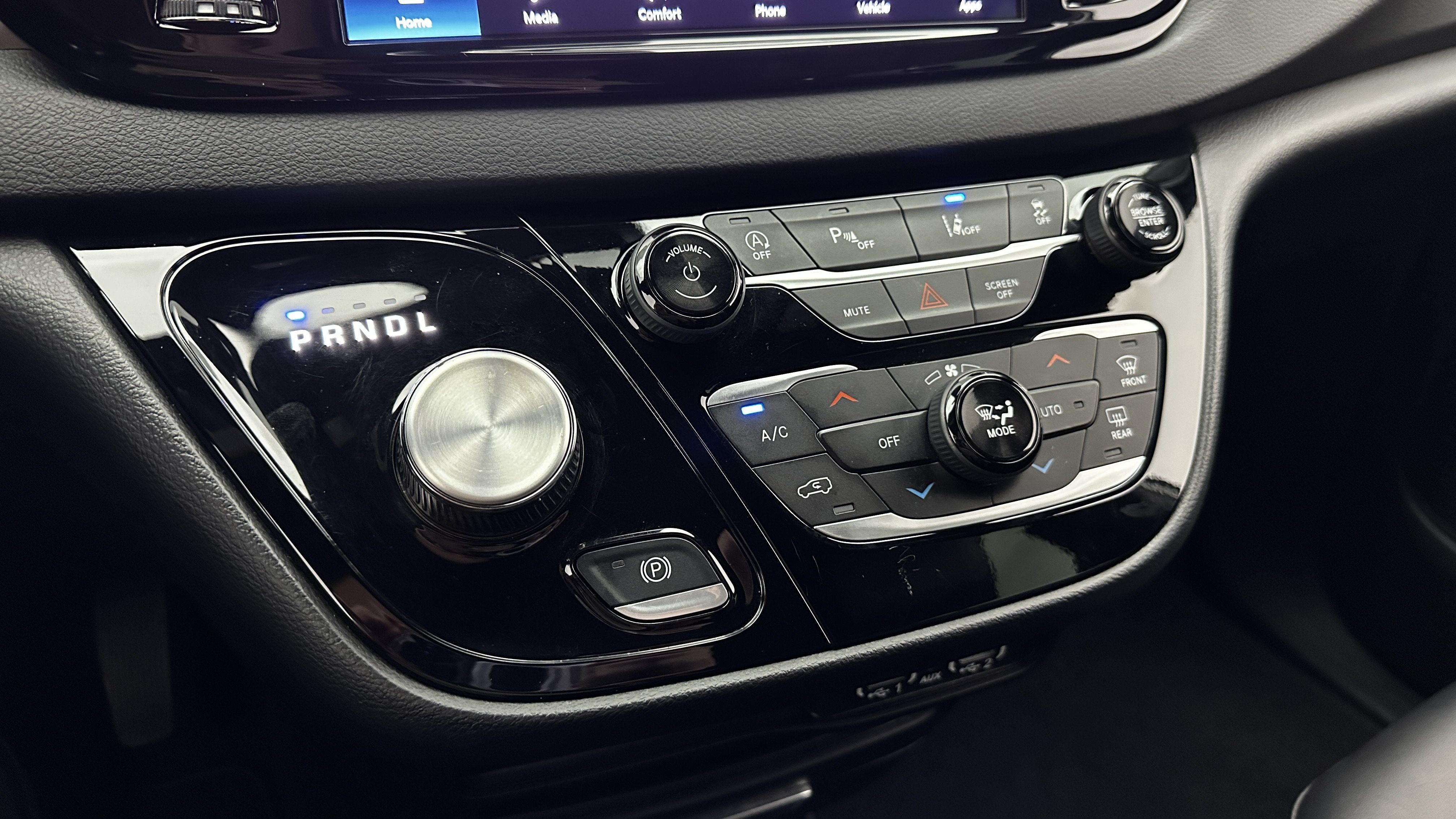 Used 2025 Chrysler Pacifica Select FWD image 16