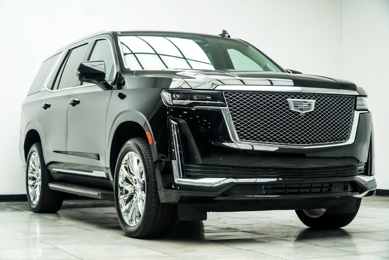 Used 2022 Cadillac Escalade Premium Luxury Platinum w/ LPO, Radiant Package AWD/4WD image 4