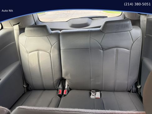 Used 2017 Chevrolet Traverse LT image 26