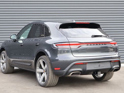 New 2026 Porsche Macan image 3
