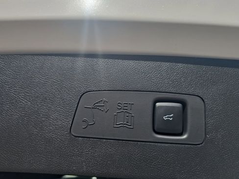 Used 2023 Lincoln Corsair Reserve w/ Equipment Group 201A FWD image 33