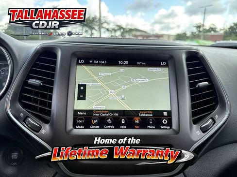 Used 2021 Jeep Cherokee Trailhawk w/ Sun, Sound & Nav Group AWD/4WD image 24
