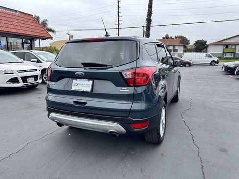 Used 2019 Ford Escape SE FWD image 5
