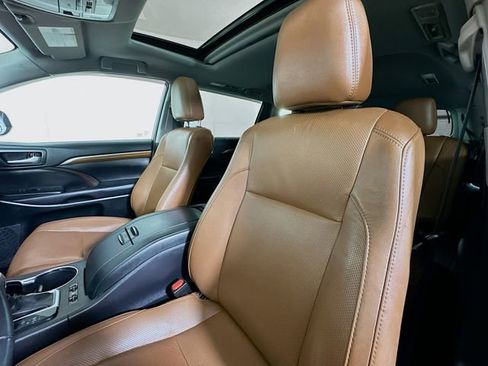 Used 2019 Toyota Highlander Limited AWD/4WD image 20