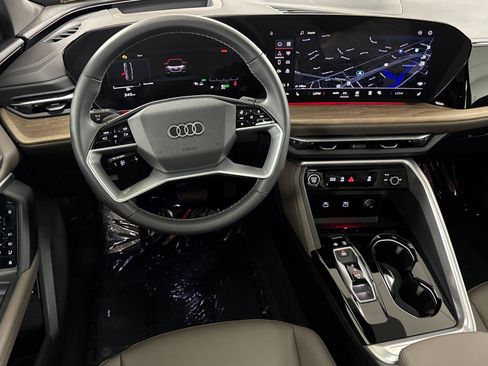 Certified 2025 Audi Q5 Premium Plus w/ Premium Plus AWD/4WD image 14