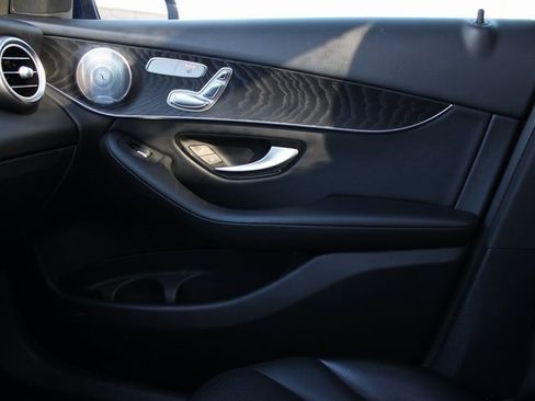 Certified 2018 Mercedes-Benz GLC 300 4MATIC image 29