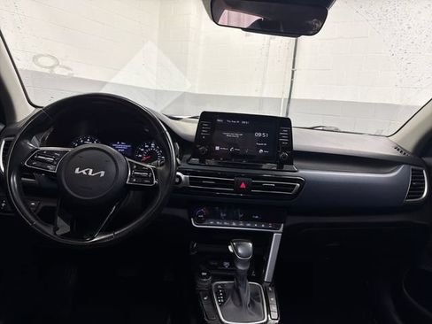 Used 2023 Kia Seltos S AWD/4WD image 12