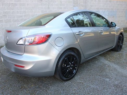 Used 2013 MAZDA MAZDA3 i SV w/ Convenience Pkg image 3