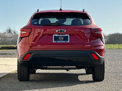 New 2026 Chevrolet Trax RS w/ Sunroof Package image 5