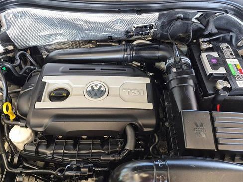 Used 2018 Volkswagen Tiguan Limited w/ Premium Package FWD image 21