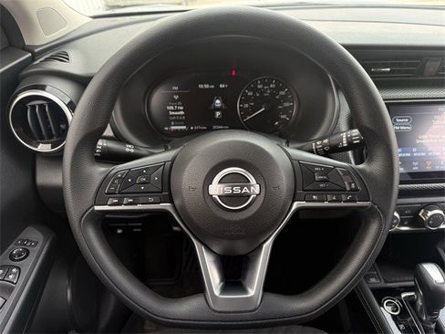 Used 2023 Nissan Kicks SV image 13