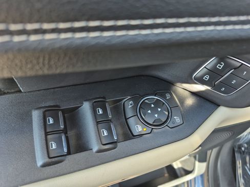 Used 2018 Ford Expedition Platinum AWD/4WD image 15